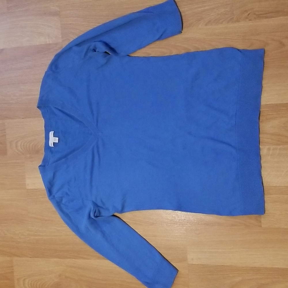 Gap blue v neck pullover medium GUC